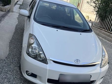 Toyota Wish, 2005 — фото 1