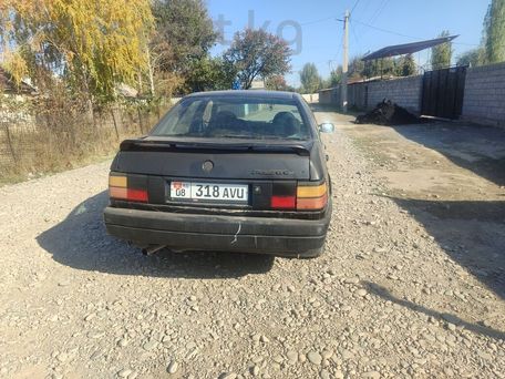 Volkswagen Passat, 1988 — сүрөт 2