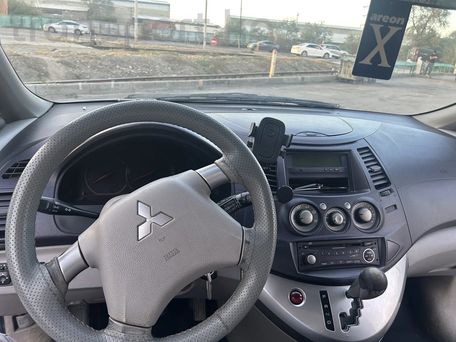 Mitsubishi Grandis, 2004 — 照片 4