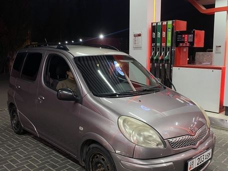 Toyota Yaris Verso, 2004