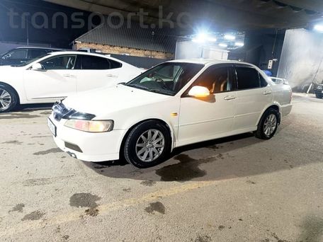 Honda Torneo, 2000 — 照片 1