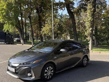 Toyota Prius c, 2019 — фото 7