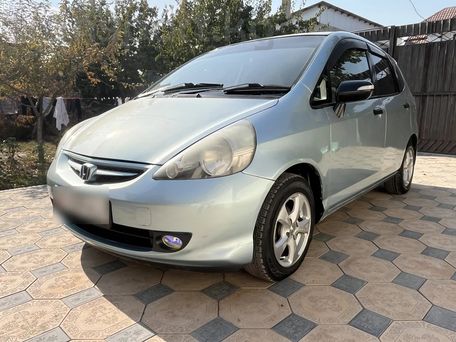 Honda Fit, 2005 — photo 1