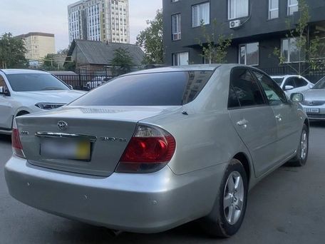 Toyota Camry, 2004 — 照片 4