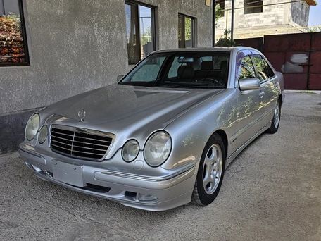 Mercedes-Benz E-Класс, 2001 — 照片 1