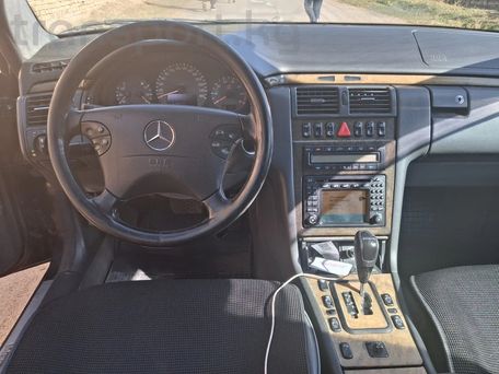 Mercedes-Benz E-Класс, 2001 — 照片 9