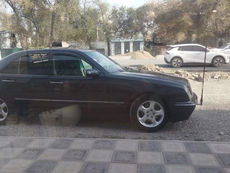 Mercedes-Benz E-Class, 2002 — photo 5