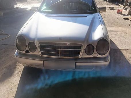 Mercedes-Benz E-Класс, 1996 — 照片 1