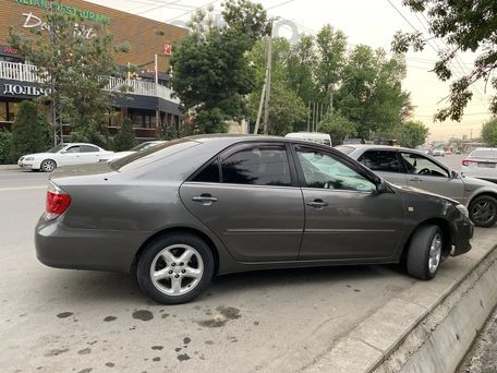 Toyota Camry, 2004 — photo 2