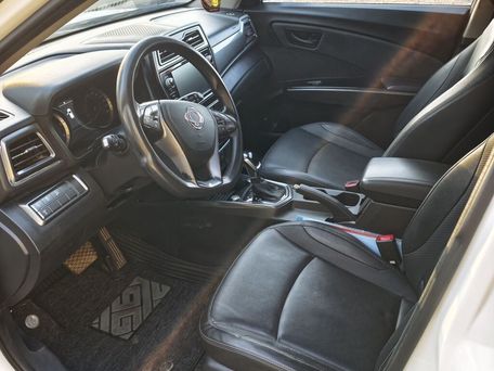 SsangYong Tivoli, 2020 — photo 7