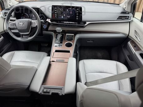 Toyota Sienna, 2022 — photo 8