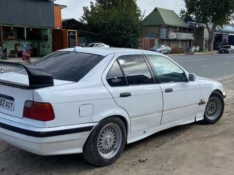BMW 3 серии, 1992 — сүрөт 9