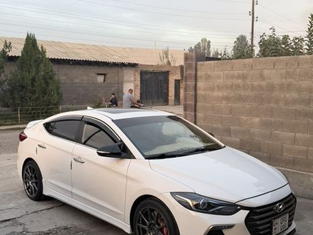 Hyundai Avante, 2018 — 照片 2