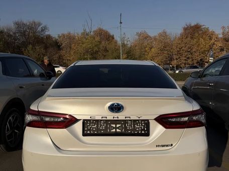 Toyota Camry, 2022 — photo 2