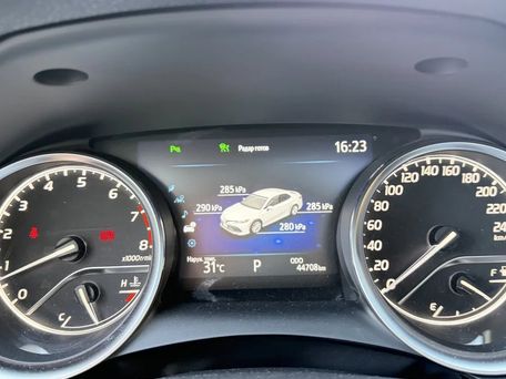 Toyota Camry, 2019 — фото 10