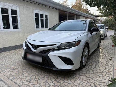 Toyota Camry, 2017 — photo 1