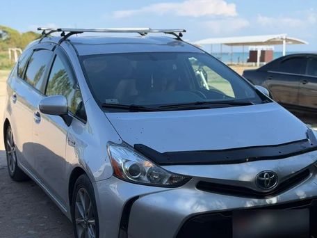 Toyota Prius v (+), 2016 — фото 1