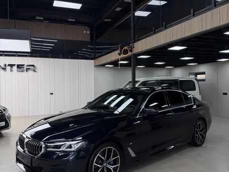 BMW 5 Series, 2021 — photo 1