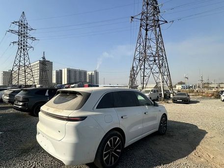 Li Auto (Lixiang) L6, 2025 — photo 4