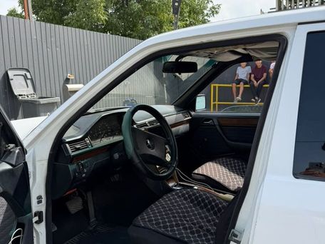 Mercedes-Benz W124, 1991