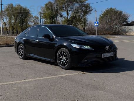 Toyota Camry, 2018 — 照片 1
