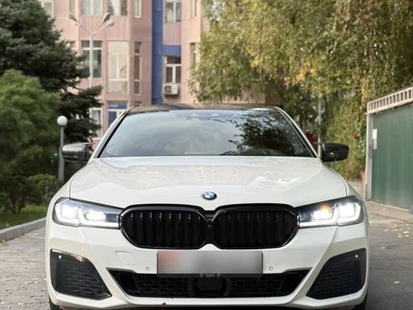 BMW 5 серии, 2018 — 照片 1