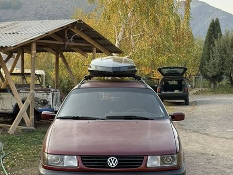 Volkswagen Passat, 1994 — photo 1