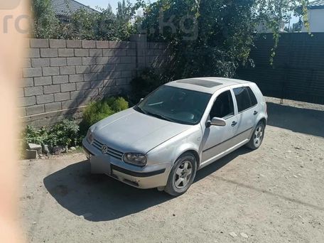 Volkswagen Golf, 2024