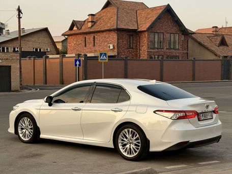Toyota Camry, 2018 — photo 3