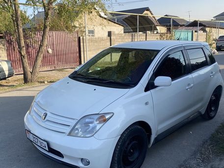 Toyota Ist, 2003 — photo 1