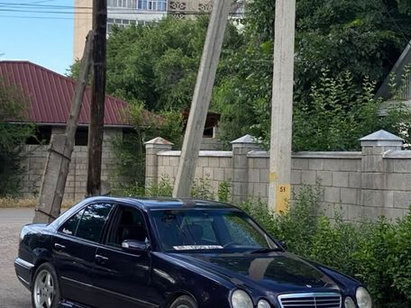 Mercedes-Benz E-Class, 2000 — photo 1