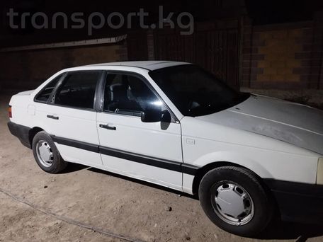 Volkswagen Passat, 1990 — 照片 1