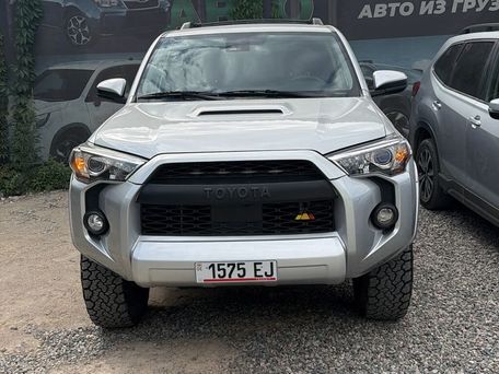 Toyota 4Runner, 2020 — photo 1