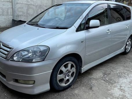 Toyota Ipsum, 2002 — фото 1
