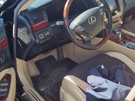 Lexus LS, 2010 — 照片 2