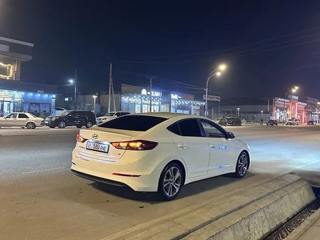 Hyundai Avante, 2018 — photo 2
