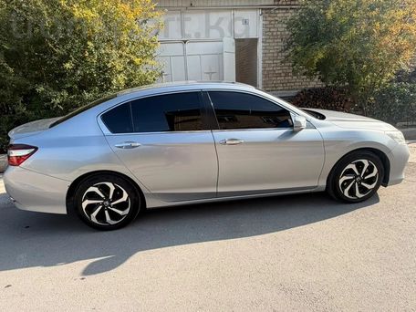 Honda Accord, 2017 — photo 1