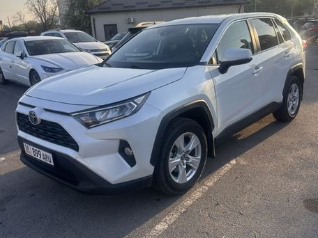 Toyota RAV4, 2021 — сүрөт 2