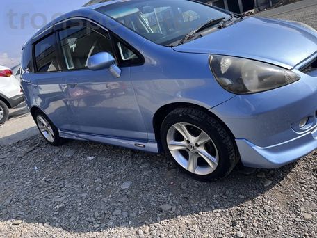 Honda Fit, 2003 — photo 2