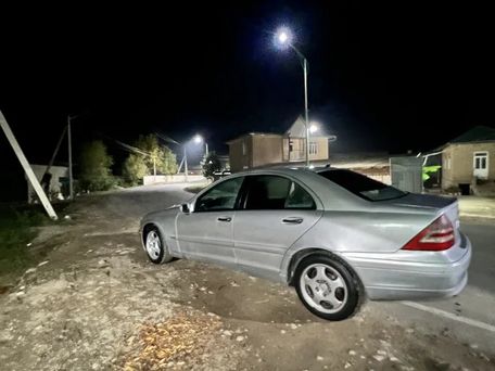 Mercedes-Benz C-Класс, 2003 — 照片 4