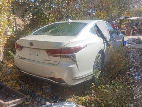 Lexus LS, 2022 — photo 3