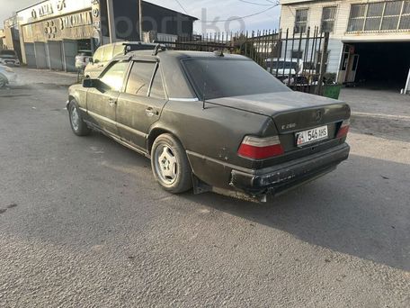 Mercedes-Benz E-Class, 1988 — photo 4