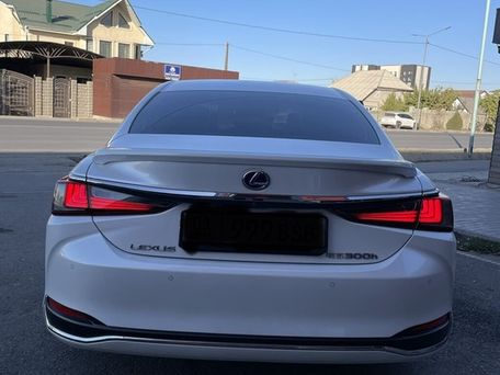 Lexus ES, 2022 — photo 9
