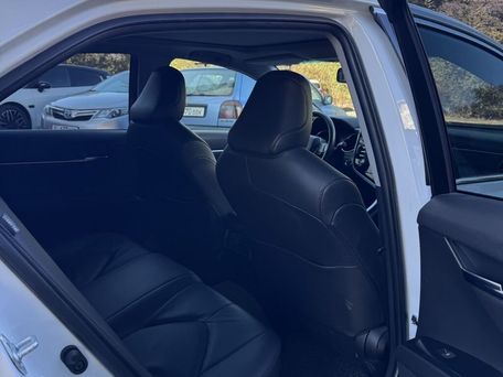 Toyota Camry, 2019 — фото 10