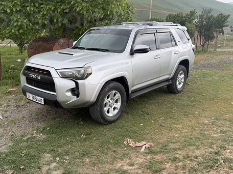 Toyota 4Runner, 2019 — фото 1