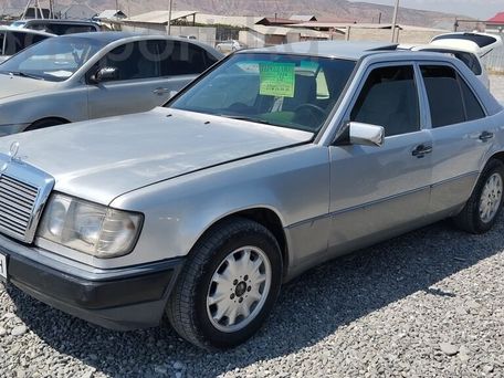 Mercedes-Benz W124, 1992