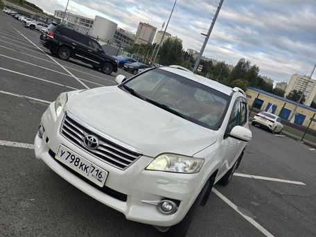 Toyota RAV4, 2011