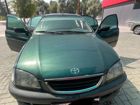 Toyota Avensis, 1998 — photo 1