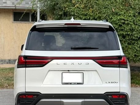 Lexus LX, 2023 — 照片 4