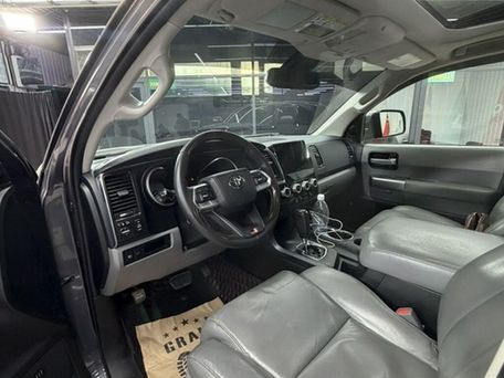 Toyota Sequoia, 2017 — photo 9